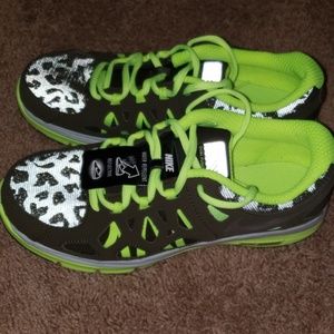 New nikes women size 9 youth 7